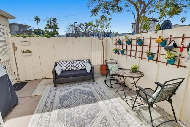 4202 Loma Riviera Ln, San Diego, CA 92110