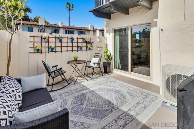 4202 Loma Riviera Ln, San Diego, CA 92110