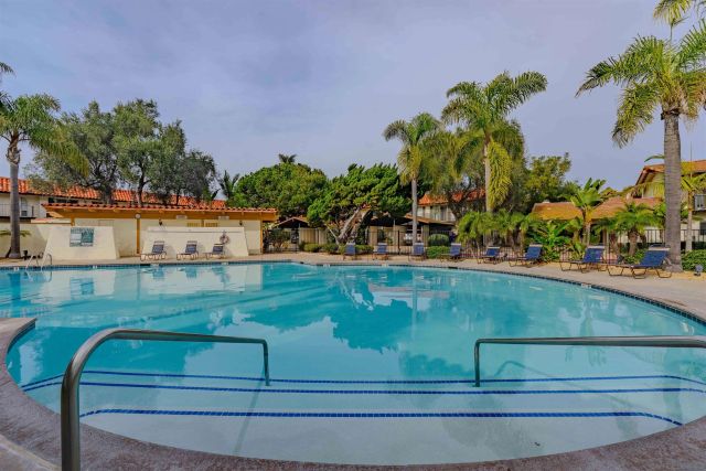 4202 Loma Riviera Ln, San Diego, CA 92110
