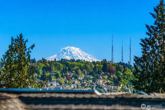 4116 A Burke Avenue N, Seattle, WA 98103