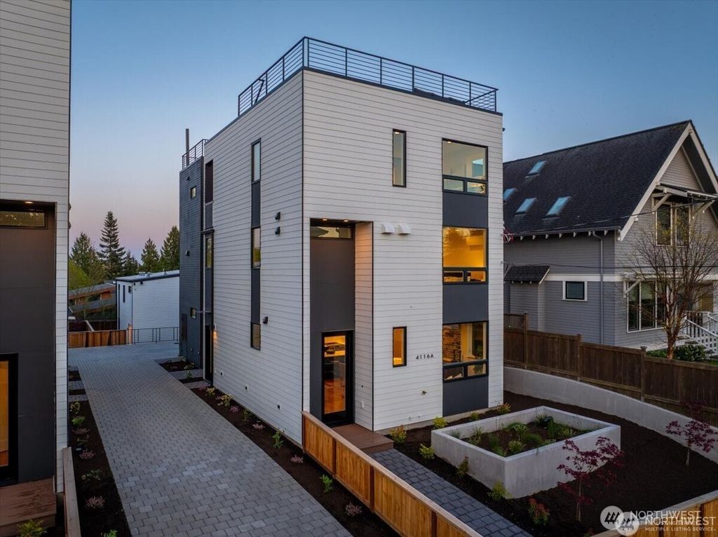 4116 A Burke Avenue N, Seattle, WA 98103