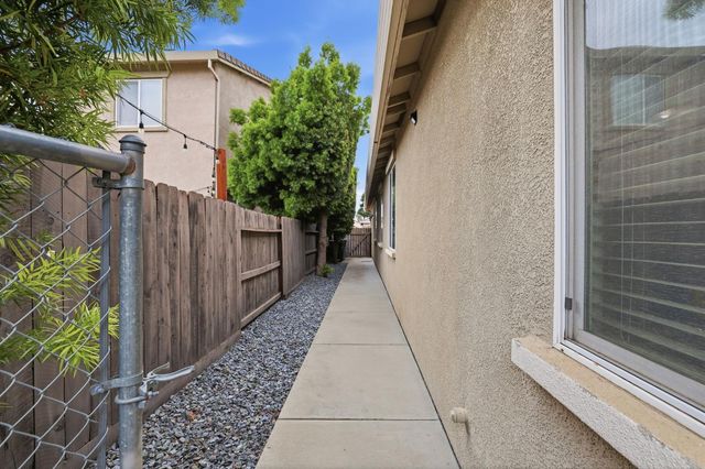 8731 Summer Sun Way, Elk Grove, CA 95624