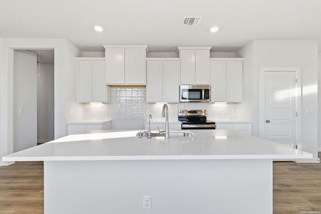 750 Whitman, San Antonio, TX 78130
