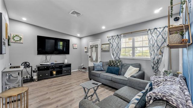 803 CASSELBERRY DRIVE, Lake Wales, FL 33853