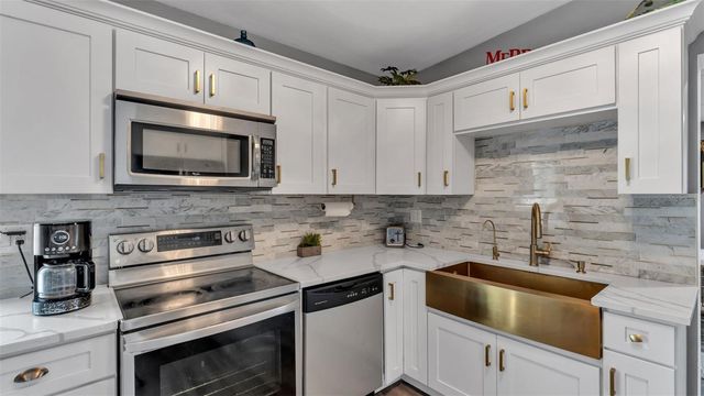 803 CASSELBERRY DRIVE, Lake Wales, FL 33853