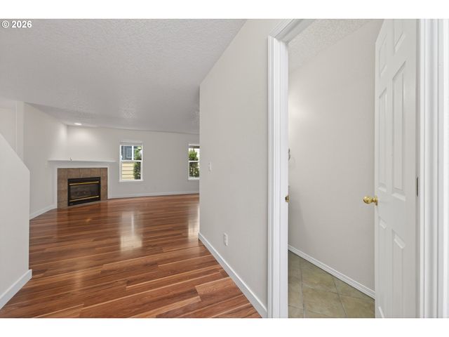 20510 Ne SHORE VIEW Dr, Fairview, OR 97024