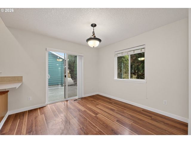 20510 Ne SHORE VIEW Dr, Fairview, OR 97024