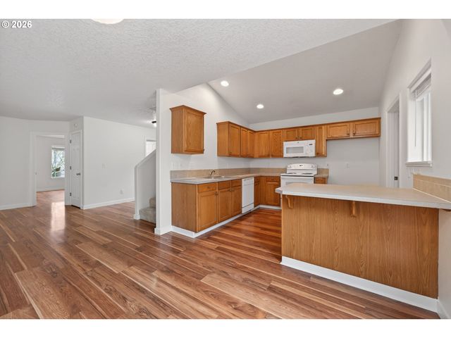 20510 Ne SHORE VIEW Dr, Fairview, OR 97024