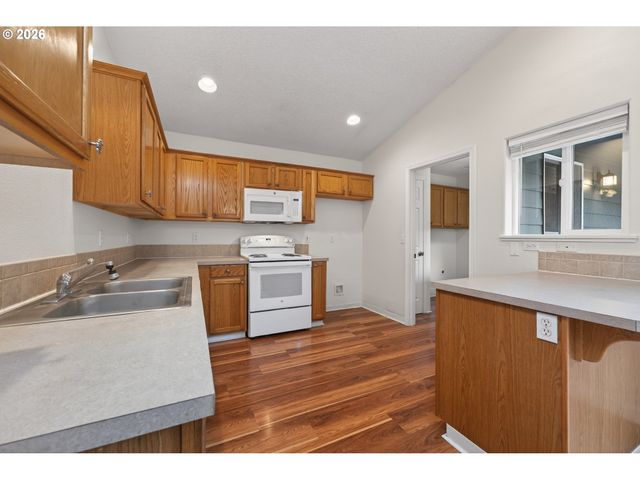 20510 Ne SHORE VIEW Dr, Fairview, OR 97024