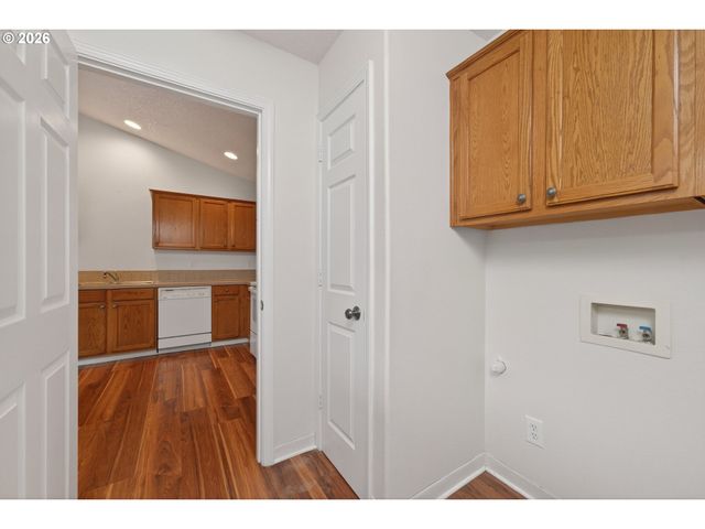 20510 Ne SHORE VIEW Dr, Fairview, OR 97024