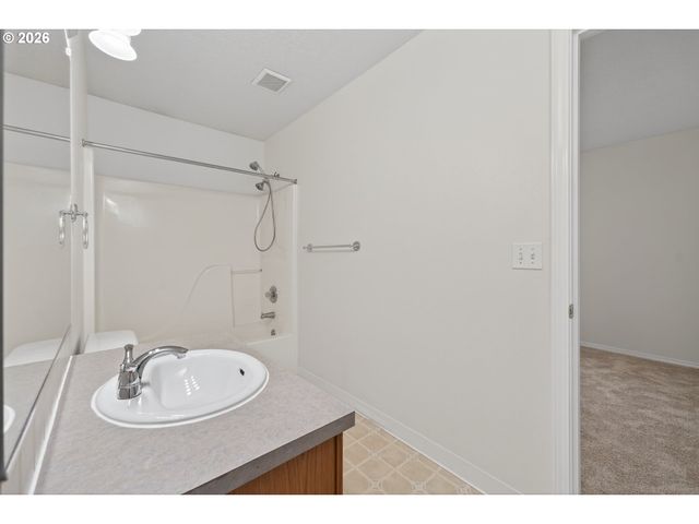 20510 Ne SHORE VIEW Dr, Fairview, OR 97024