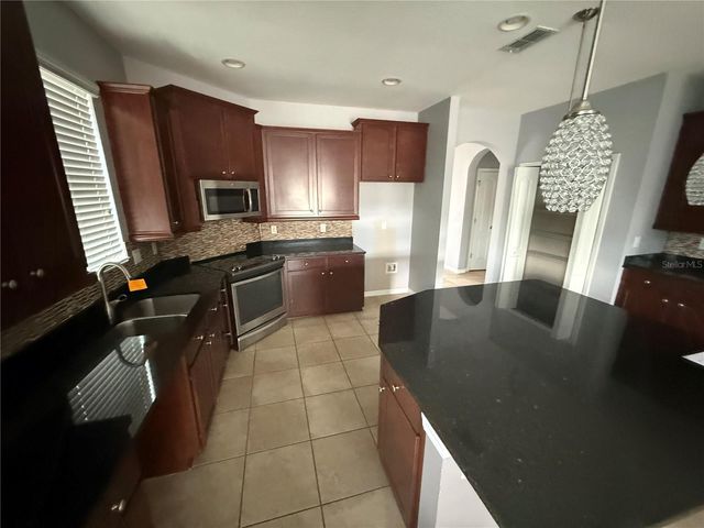 1890 ALTAVISTA CIRCLE, Lakeland, FL 33810