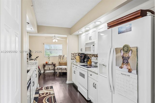 13800 SW 5th Ct 301M, Pembroke Pines, FL 33027