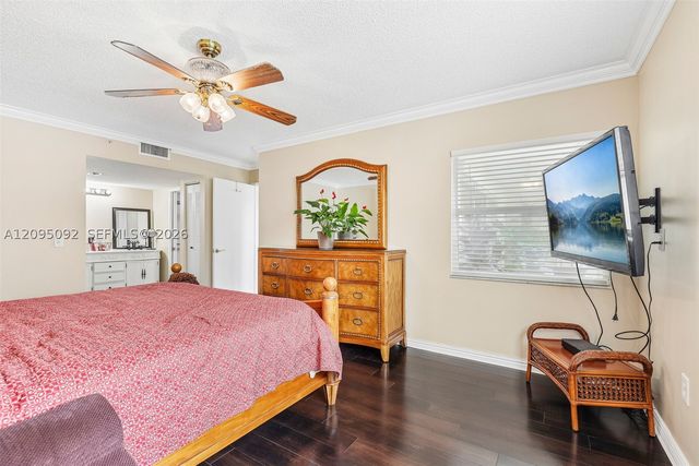 13800 SW 5th Ct 301M, Pembroke Pines, FL 33027