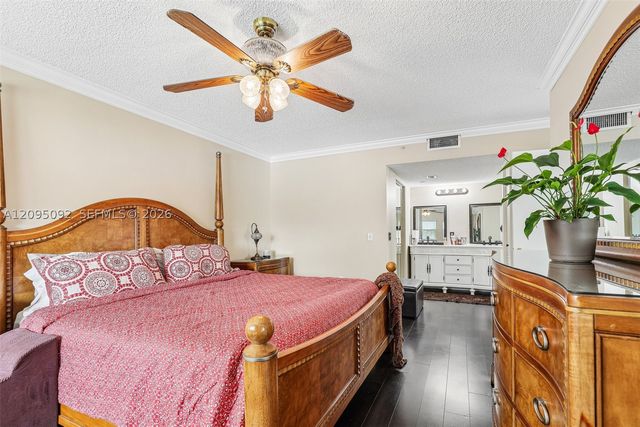 13800 SW 5th Ct 301M, Pembroke Pines, FL 33027