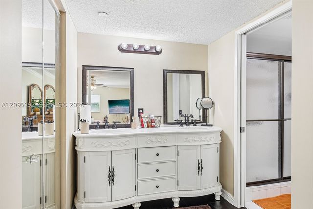 13800 SW 5th Ct 301M, Pembroke Pines, FL 33027
