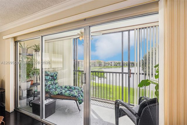 13800 SW 5th Ct 301M, Pembroke Pines, FL 33027