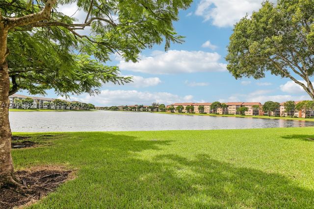 13800 SW 5th Ct 301M, Pembroke Pines, FL 33027