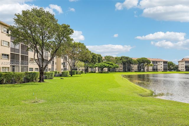 13800 SW 5th Ct 301M, Pembroke Pines, FL 33027
