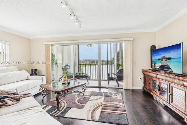 13800 SW 5th Ct 301M, Pembroke Pines, FL 33027