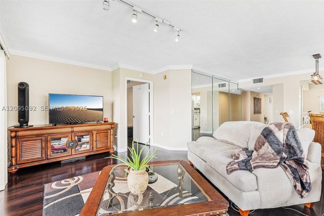 13800 SW 5th Ct 301M, Pembroke Pines, FL 33027