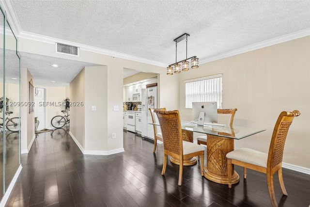13800 SW 5th Ct 301M, Pembroke Pines, FL 33027