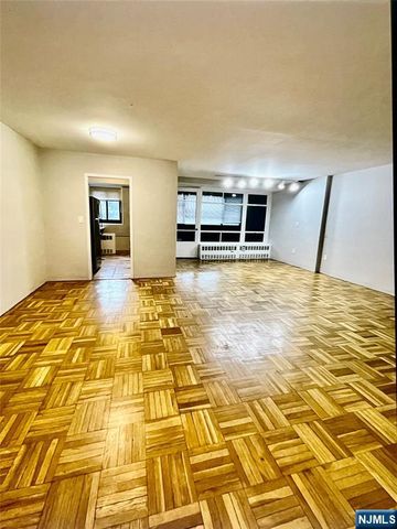 90 Prospect Avenue 2B, Hackensack, NJ 07601