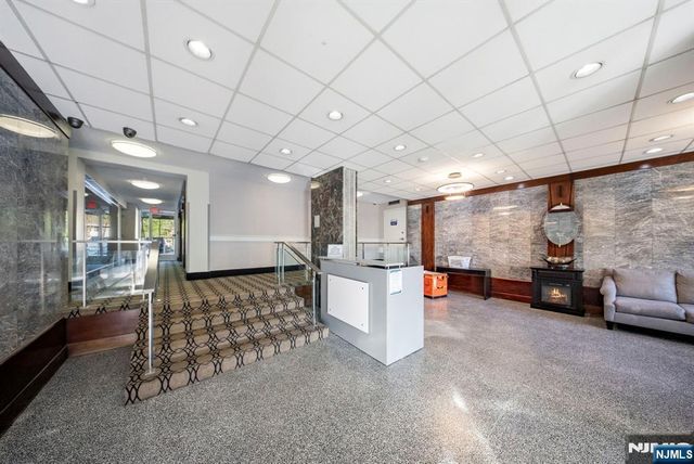 90 Prospect Avenue 2B, Hackensack, NJ 07601