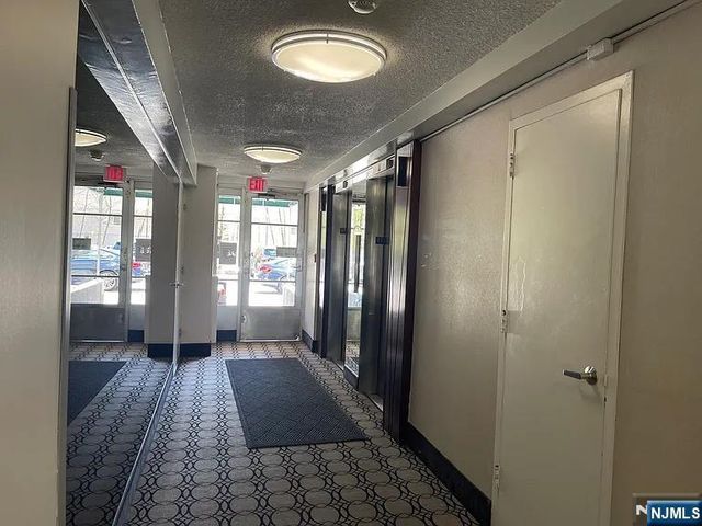 90 Prospect Avenue 2B, Hackensack, NJ 07601