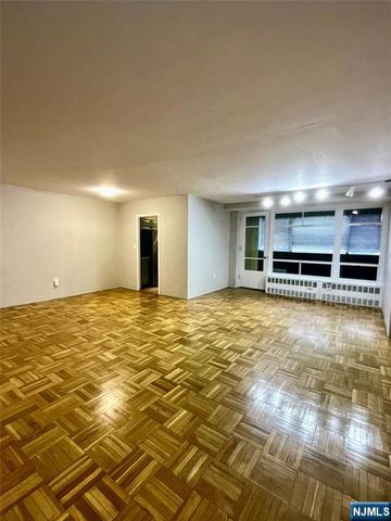 90 Prospect Avenue 2B, Hackensack, NJ 07601