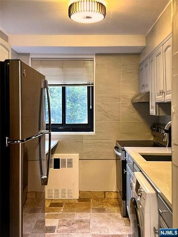 90 Prospect Avenue 2B, Hackensack, NJ 07601