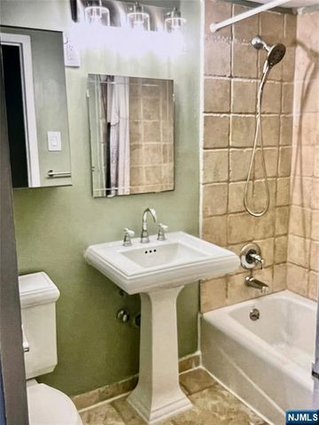 90 Prospect Avenue 2B, Hackensack, NJ 07601