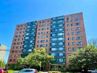 90 Prospect Avenue 2B, Hackensack, NJ 07601