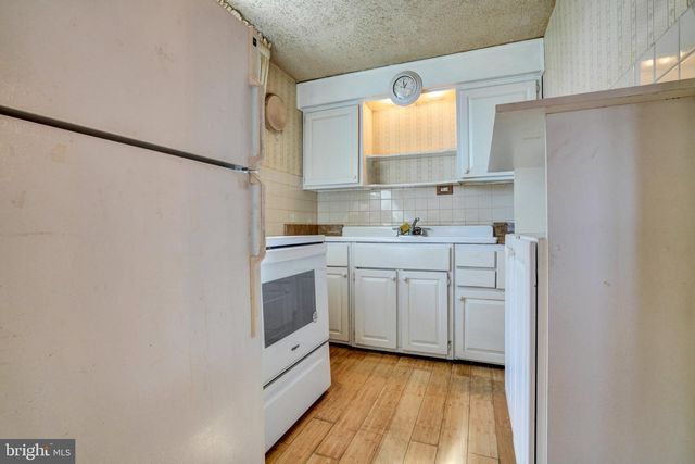 329 N OAK AVE, Clifton Heights, PA 19018