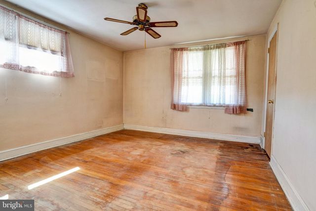 329 N OAK AVE, Clifton Heights, PA 19018