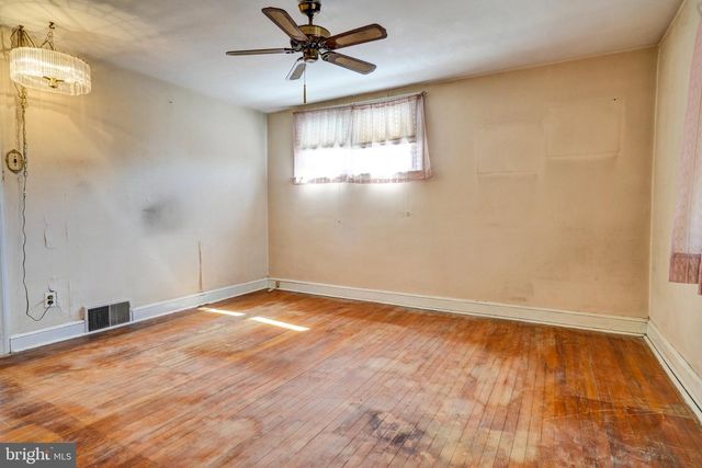 329 N OAK AVE, Clifton Heights, PA 19018