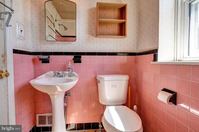 329 N OAK AVE, Clifton Heights, PA 19018