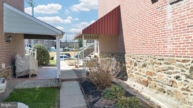 329 N OAK AVE, Clifton Heights, PA 19018