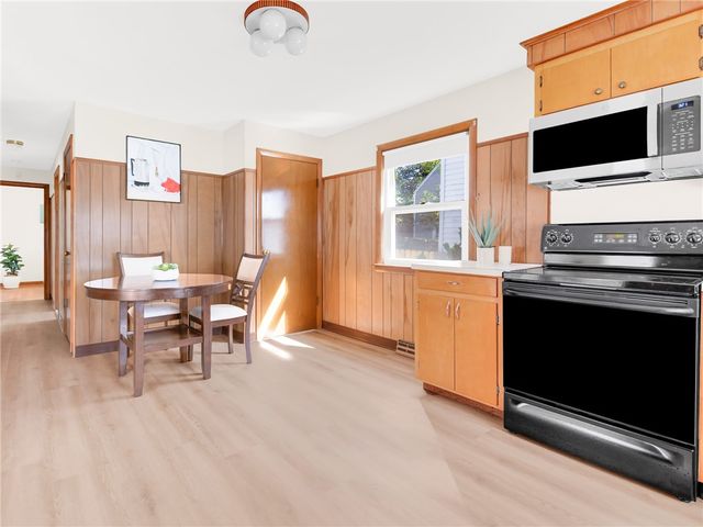 39 Gray Street, Providence, RI 02909