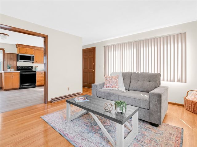 39 Gray Street, Providence, RI 02909