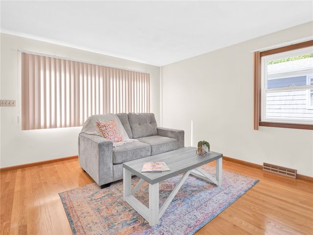 39 Gray Street, Providence, RI 02909