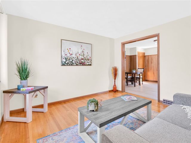 39 Gray Street, Providence, RI 02909