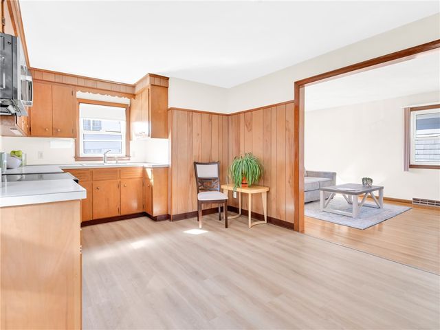 39 Gray Street, Providence, RI 02909