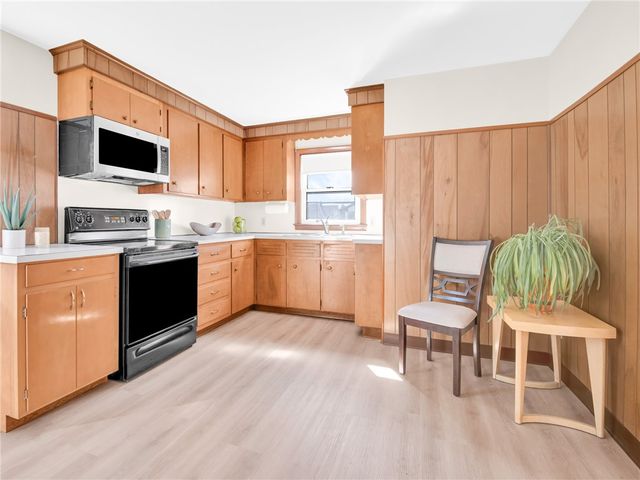 39 Gray Street, Providence, RI 02909