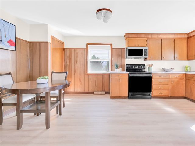 39 Gray Street, Providence, RI 02909