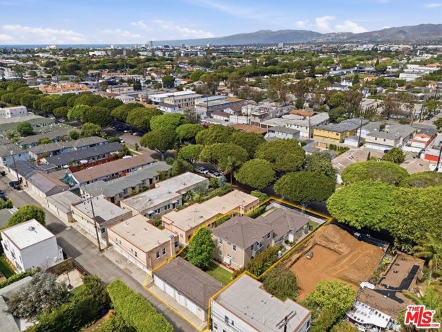 2458 Oak Street, Santa Monica, CA 90405