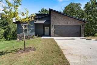 4 Berfoyl Lane, Bella Vista, AR 72715