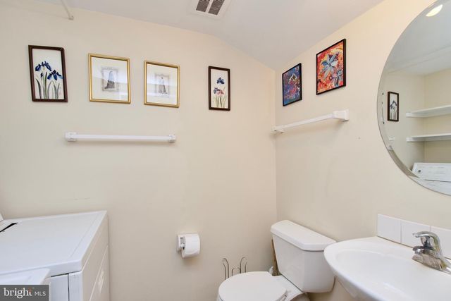 8425 PENSHURST DR #595, Springfield, VA 22152