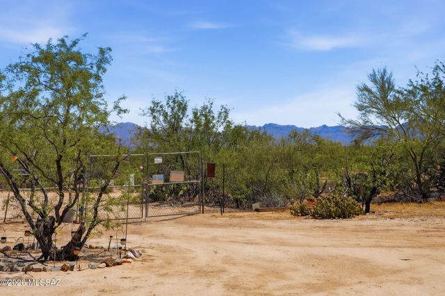 12340 W Vegas Drive, Tucson, AZ 85736