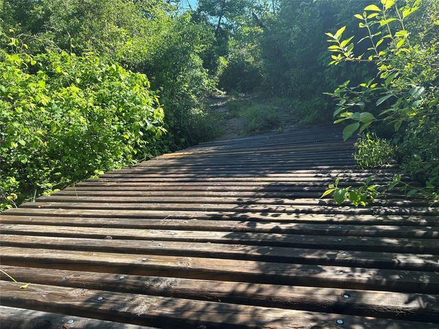 32AC Cr 363, Buffalo, TX 75831